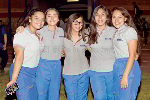 22102017 ALUMNAS DEL IFL . Fer, Andrea, Ana, Tere, Mafer.