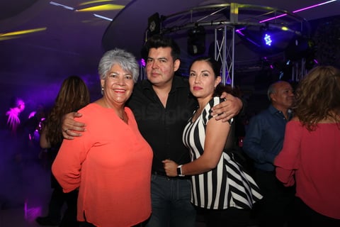 Reviven 'Décadas' en el Club Campestre de Durango