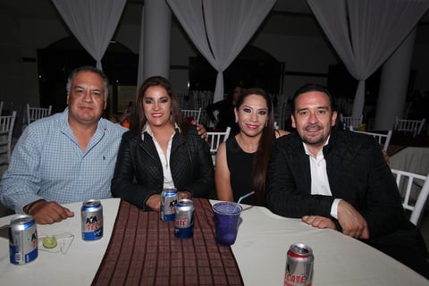 Reviven 'Décadas' en el Club Campestre de Durango
