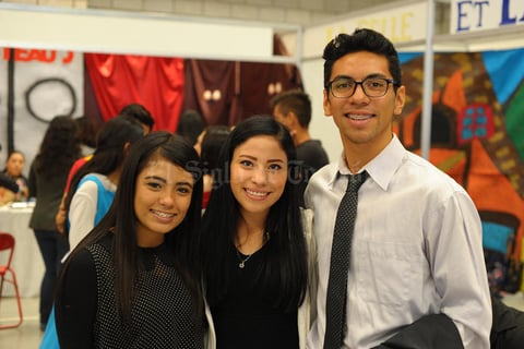 25102017 ESTUDIANTES.  Andréa, Michelle y Raúl.