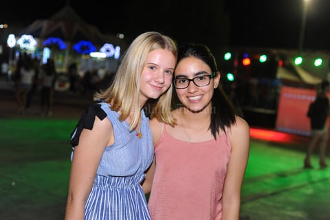 Angela y Astrid.