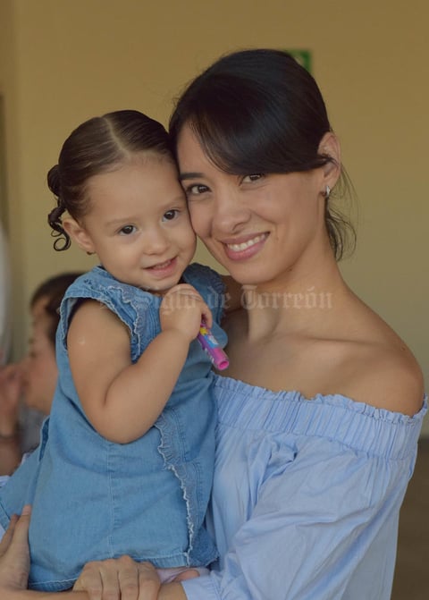 Ana María y Karla.