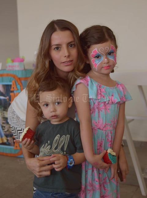 Andrés, María Emelia y Andrea.