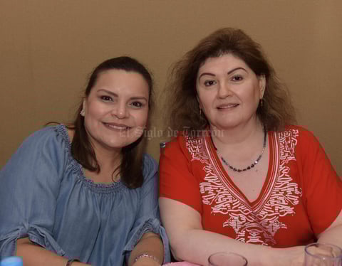 Claudia y Norma.