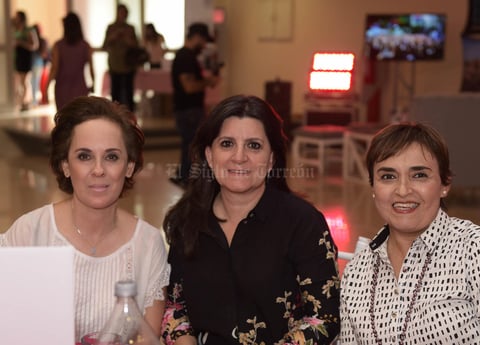 Leticia,Lina y Lupe.