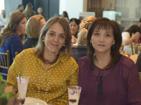 Natalia de Alvarez y Sandra de Tumoine.