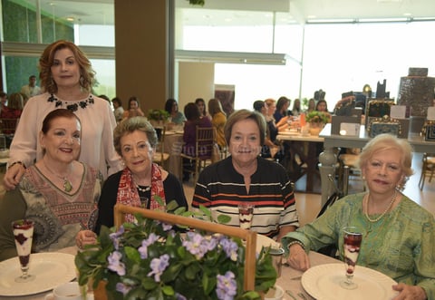 Rosy, Marissa, Nury, Rosy y Martha.