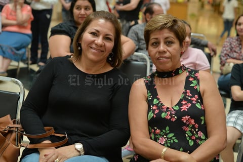 29102017 EN EL MALL.  Griselda y Lourdes.