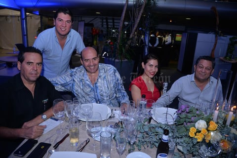 29102017 EN CELEBRACIóN.  Miguel, Martha, Ángel, Rosy y Santi.