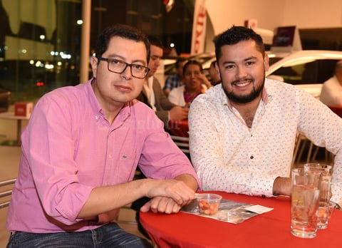 31102017 Carlos de la Cruz y 'Chito' Hernández.