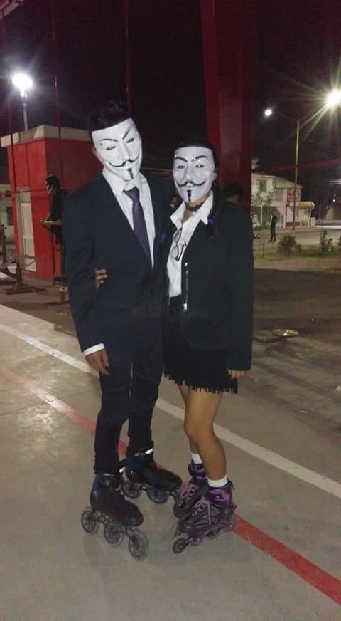 Algunos se disfrazaron igual que su pareja.
