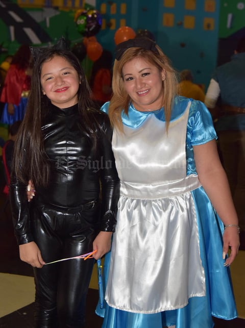 02112017 Valeria y Ana Karen.