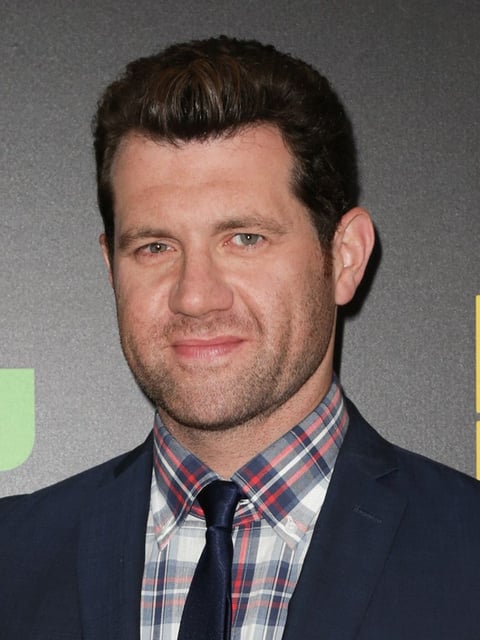Billy Eichner como el sabelotodo suricato “Timón”.
