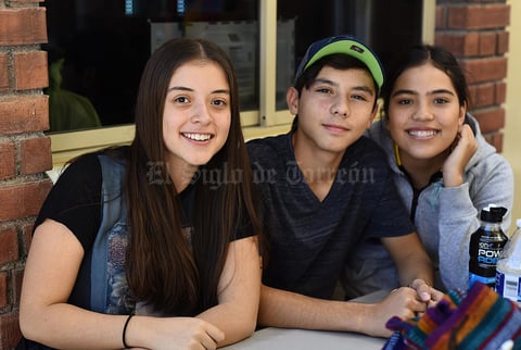 04112017 Michelle, Aleck y Alejandra.