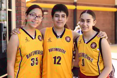 04112017 Zaira, Ari y Natalia.
