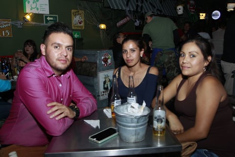 David, Gaby y Yoseline.