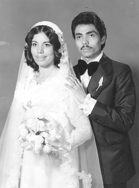 29102017 Ma. Elena Hurtado de Rangel y Petra Rí­os en 1977.