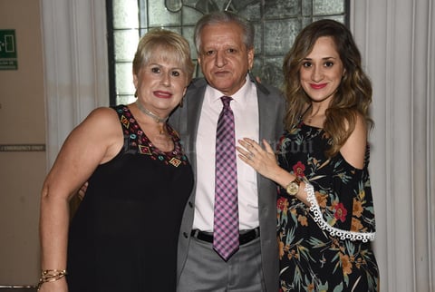 05112017 Laura Pérez, Dr. Fabio Pérez y Laura Garrido.