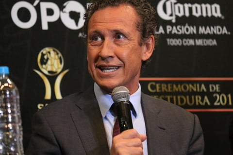 El internacional argentino campeón del mundo, Jorge Valdano, estuvo entre los homenajeados.