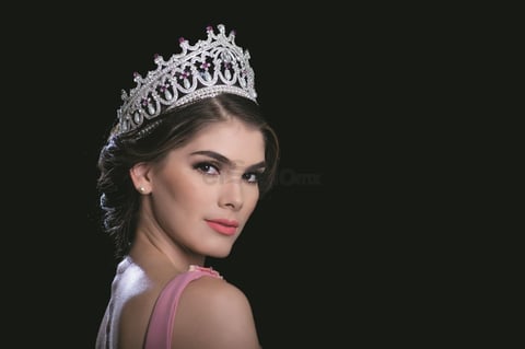 Denisse Franco es originaria de Culiacán, Sinaloa y representará a México en Miss Universo el 26 de noviembre en EU.