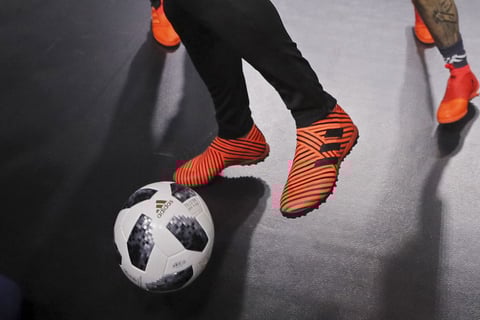 El Telstar original "es uno de los balones de fútbol más emblemáticos de todos los tiempos, utilizado por exjugadores como Pelé, Müller, Facchetti, Bobby Moore o Pedro Rochao