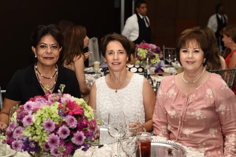 Lety, Marcela y Nora Elyn