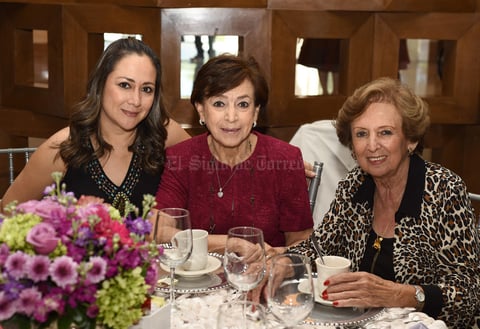 Pilar Sánchez de Barrios, Chela Barrios y Diana Barrios
