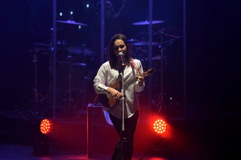 Los artistas cantaron Cuando te encontré y Lo peor que me ha pasado fue tu amor, canciones que cautivaron a la audiencia.
