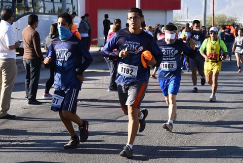 Nada fue impedimento para participar en la carrera.