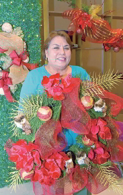 13112017 María Luisa Gómez se sacó una corona.