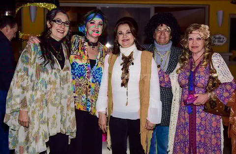 14112017 DIVERTIDA FIESTA.  Cecilia con Lucha, Esthela, Santiago y Susy.