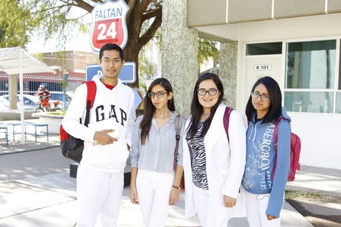 Arturo, Andrea, Fernanda e Ingrid.