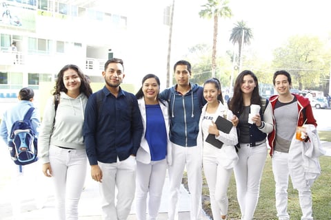 Laura, Gabriel, Karla, Paris, Estrella, Brenda e Iván.