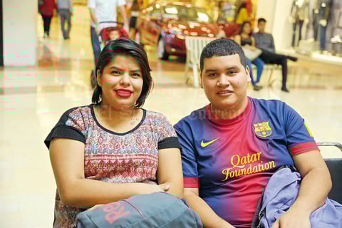 15112017 CONTENTOS.  Sarahí y Gerardo.