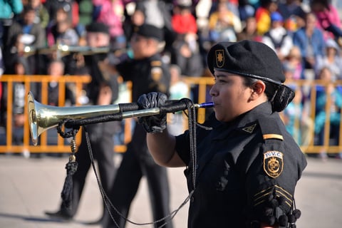 Bandas de Guerra de distintas instituciones educativas se dieron cita.