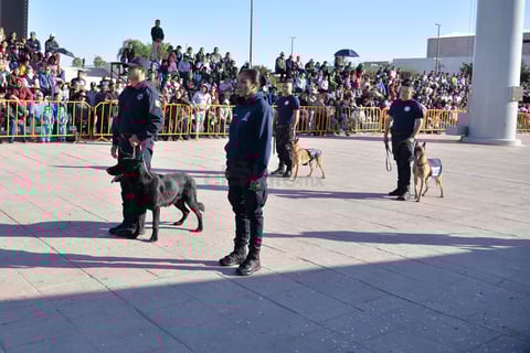 El recorrido inició frente al Teatro Isauro Martínez y continuó hasta la calle Valdez Carrillo para tomar la avenida Juárez.
