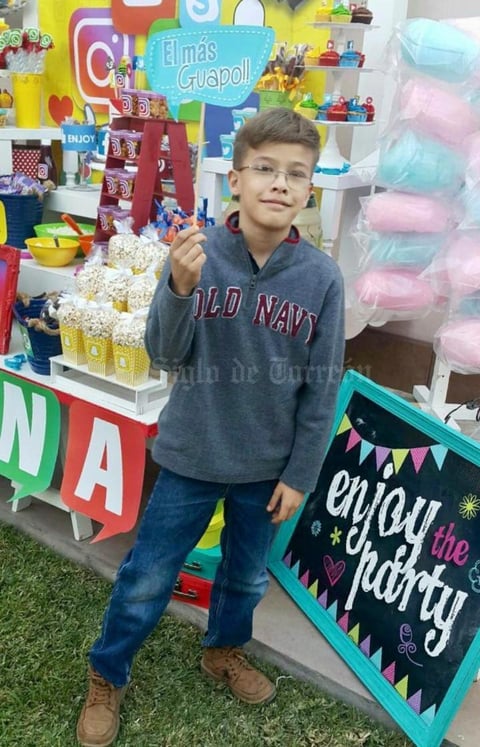 19112017 MUY CONTENTO.  Fabrizio Juárez González, disfrutando de una fiesta infantil.