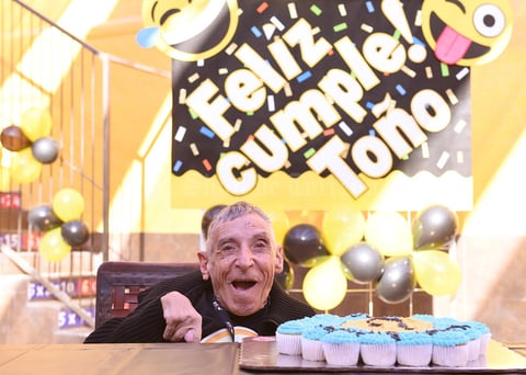 20112017 MUCHAS FELICIDADES.  Toñito celebró 71 años de vida.