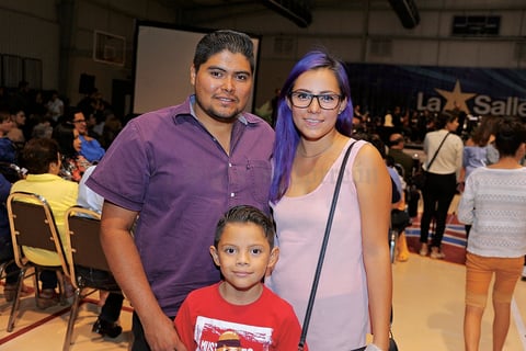 21112017 EN FAMILIA.  Ricardo, Mayra y Diego.