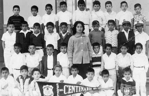 19112017 Alumnos de la Escuela Centenario con la maestra Juanita de GÃ¡mez. Gerardo Rimada, Humberto SolÃ­s, Parrilla, Cabral y otros el 16 de enero de 1961.