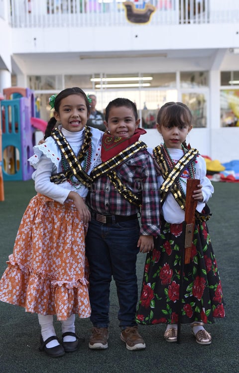 22112017 Zayra, Jesús Abimael y Paulina.