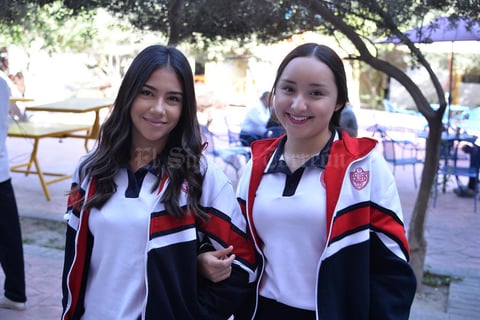 23112017 CASA ABIERTA ULSA.  Marcela y Karla.