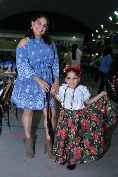 24112017 Itzel e Itzayana.