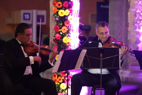 Efraín De Luna Solís (Violín I), José Luis Andrade Ramírez (Violín II), Juan Enrique De Luna Solis (Viola) y José Alfonso Santacruz de la O (Violoncello) interpretaron temas populares del folclor mexicano que se han mantenido por generaciones en el gusto del público.
