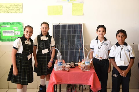 25112017 Alexa, Sofía, Carlos y Jazhiel.