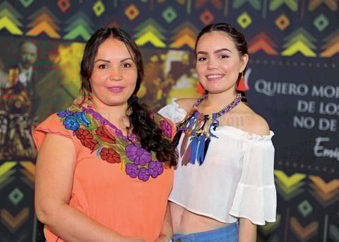 27112017 Adriana y Karina.