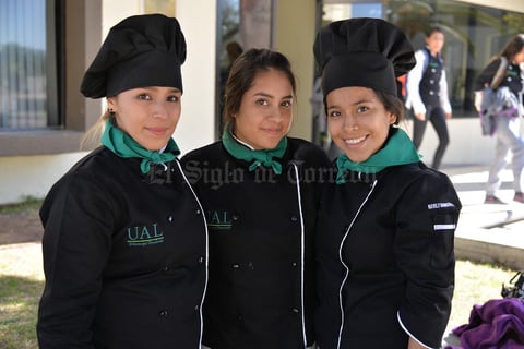 28112017 Zaret, Mariana y Nayely.