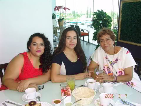 07122017 Posan para la foto.
