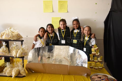 02122017 AMIGOS.  Alejandro, Emmanuel, Marisela, Antonio, Karina y Miguel.