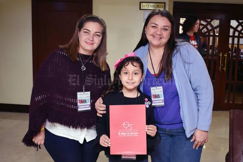 03122017 CONTENTAS.  Marcela, Daniela y Francia.